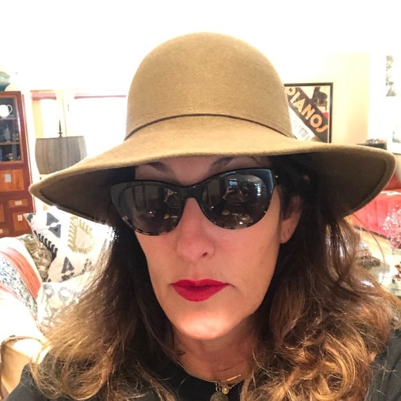 HELEN Kaminski wool felt hat. Never worn EUC